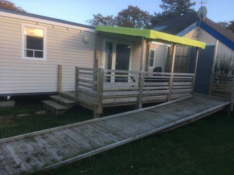 Un mobil home PMR dans le camping Fouesnant Kervastard