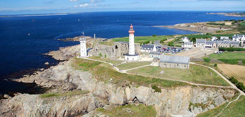 Pointe Saint Mathieu et son phare, près du camping Kervastard