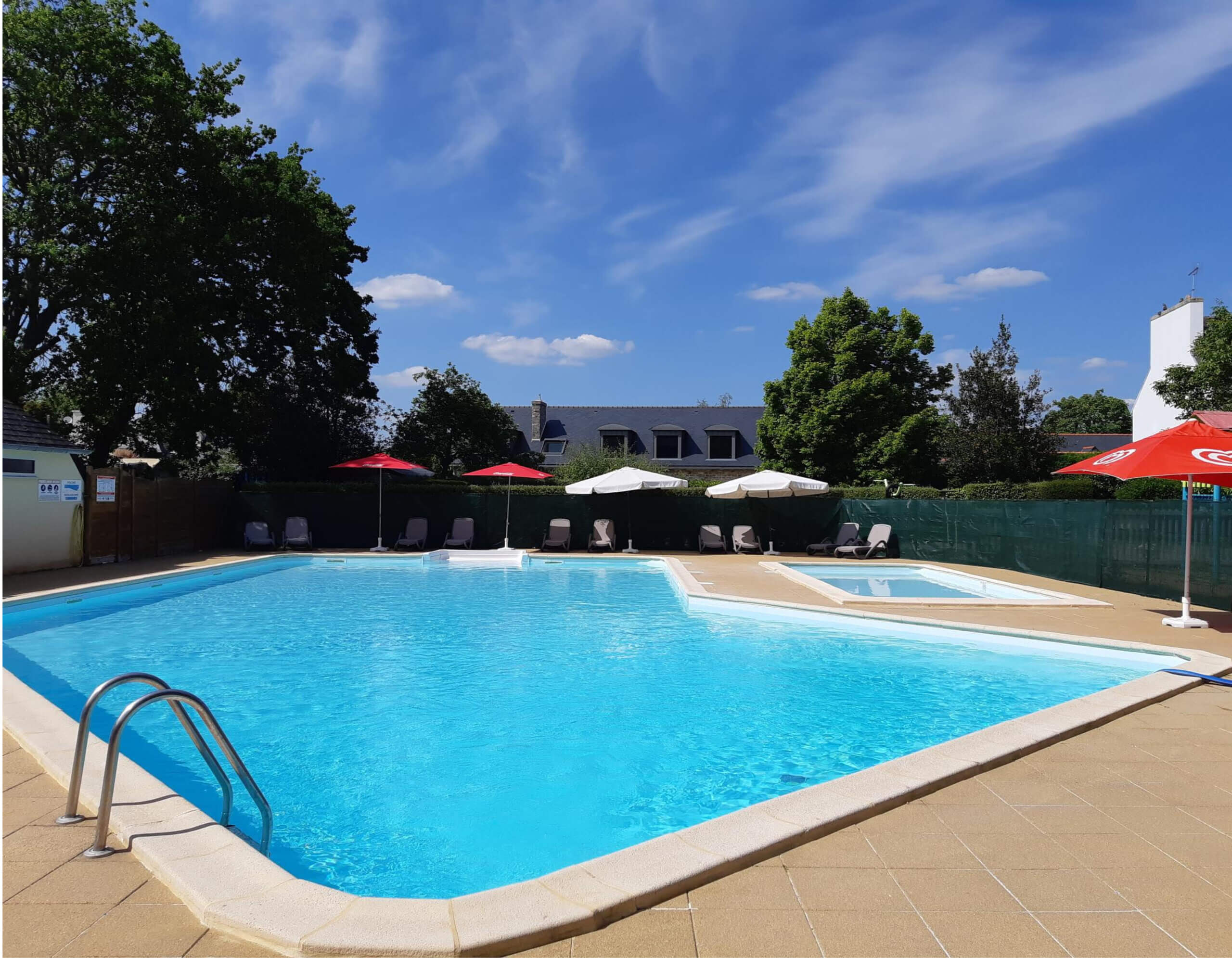 camping avec piscine à fouesnant 
